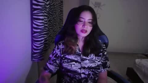 Snapshot of annacrow chatting on October 3, 3:11 am Anna online show from October 3, 3:11 am