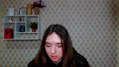 Anna online show from March 4, 8:43 am