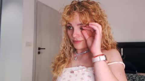 annaevv online show from July 16, 11:15 am