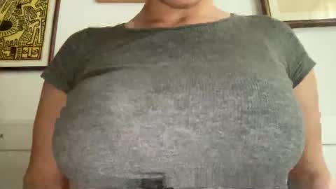 annagal18 online show from April 29, 4:42 pm