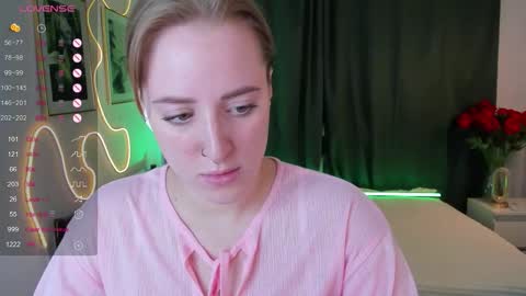 annagrees1 online show from December 3, 2:19 pm