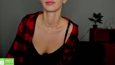 Snapshot of annakillian_kiss chatting on October 3, 6:07 am Anna online show from October 3, 6:07 am