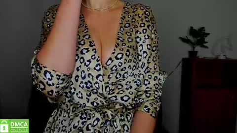 Snapshot of annakillian_kiss chatting on October 18, 5:32 am Anna online show from October 18, 5:32 am