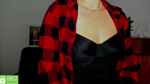 Snapshot of annakillian_kiss chatting on October 12, 6:49 am Anna online show from October 12, 6:49 am