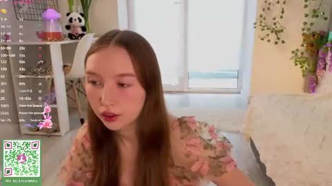 Holly Molly Im Polly online show from July 5, 9:15 am