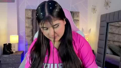 Anna online show from May 6, 1:04 pm