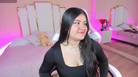 Anna online show from February 3, 1:49 pm