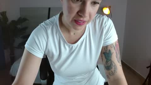 anne_blake online show from April 28, 12:09 pm