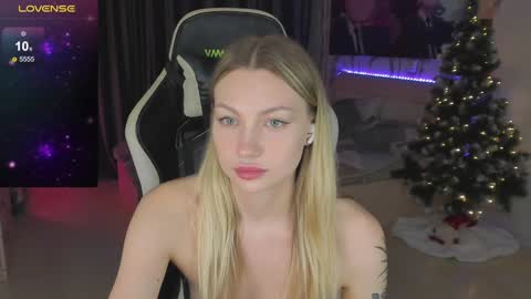 Snapshot of annie69kiss chatting on January 28, 10:01 pm Annie online show from January 28, 10:01 pm