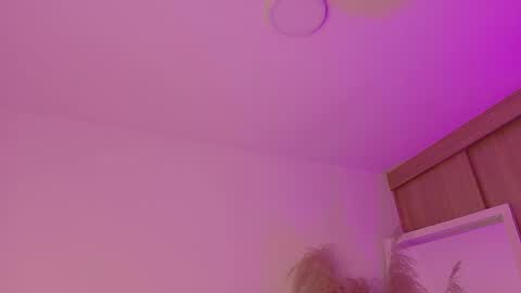 annie_20_ online show from May 9, 12:07 pm