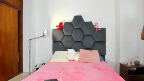 Annie online show from December 3, 9:23 pm