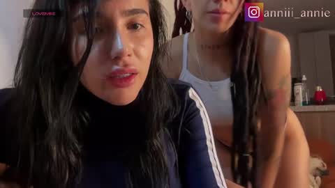 JEANNE no olvides seguirme dont forget follow me  uu online show from June 11, 2:53 am
