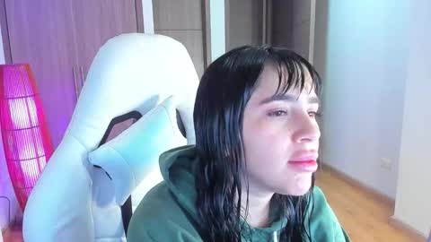 JEANNE no olvides seguirme dont forget follow me  uu online show from November 24, 11:40 pm