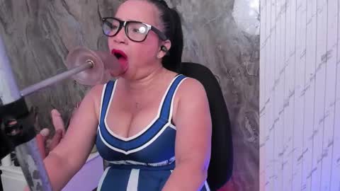 annie_wigg_ online show from February 26, 3:27 am