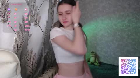 annieee_smith online show from March 27, 5:53 am