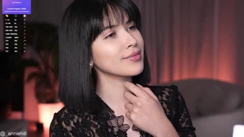 anniehillofficial_ online show from January 25, 8:10 pm