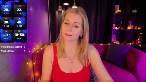 Snapshot of annielight chatting on December 25, 5:48 am Annie online show from December 25, 5:48 am