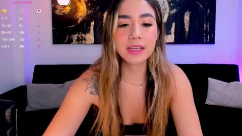 Annie Monroe online show from December 19, 2:31 pm