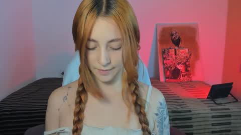 Annie online show from February 18, 1:49 am