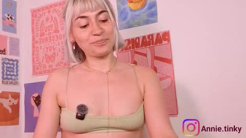 annietinky online show from March 5, 4:19 am