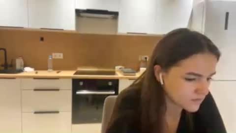 Snapshot of annisguion chatting on October 27, 2:12 pm Leila Bruno online show from October 27, 2:12 pm