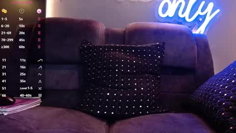 anny_loves online show from December 24, 6:17 pm