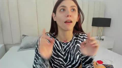 Anny online show from February 25, 8:40 pm