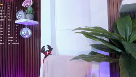 Ana online show from December 24, 11:38 am