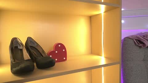 Ana online show from November 20, 11:33 am