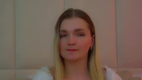 annyraii online show from March 12, 7:44 am