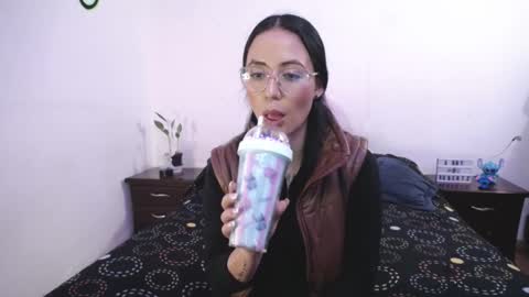 Snapshot of annyroberts_89 chatting on March 8, 11:28 pm Anny online show from March 8, 11:28 pm