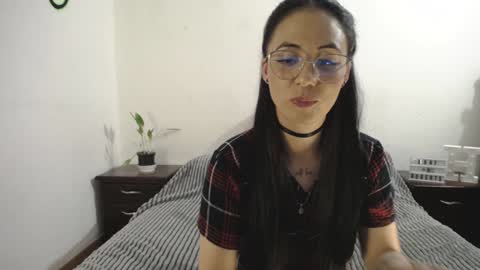 Snapshot of annyroberts_89 chatting on December 10, 10:47 pm Anny online show from December 10, 10:47 pm