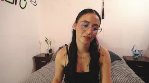 Snapshot of annyroberts_89 chatting on February 9, 3:00 am Anny online show from February 9, 3:00 am