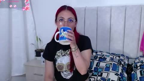 Snapshot of annyroberts_89 chatting on October 10, 11:37 am Anny online show from October 10, 11:37 am