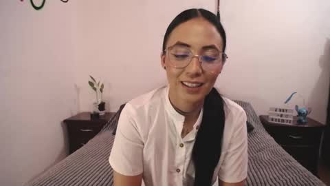 Snapshot of annyroberts_89 chatting on February 10, 11:13 pm Anny online show from February 10, 11:13 pm