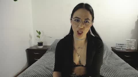Snapshot of annyroberts_89 chatting on December 13, 11:39 pm Anny online show from December 13, 11:39 pm