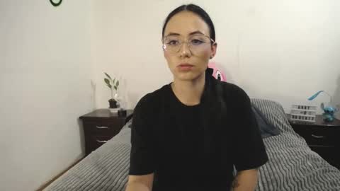 Snapshot of annyroberts_89 chatting on February 21, 1:22 am Anny online show from February 21, 1:22 am
