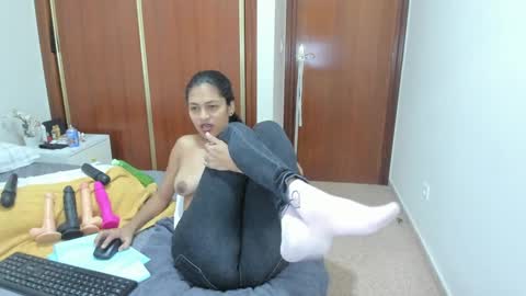 Snapshot of anthonela_hotsex chatting on February 5, 2:05 pm anthonela_hotsex online show from February 5, 2:05 pm