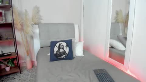 Snapshot of antonelabella chatting on September 17, 6:28 pm Antonela online show from September 17, 6:28 pm
