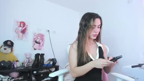 Snapshot of antonella_28_ chatting on September 20, 4:11 am Antonella online show from September 20, 4:11 am