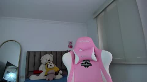 Snapshot of antonella_28_ chatting on September 9, 7:24 pm Antonella online show from September 9, 7:24 pm