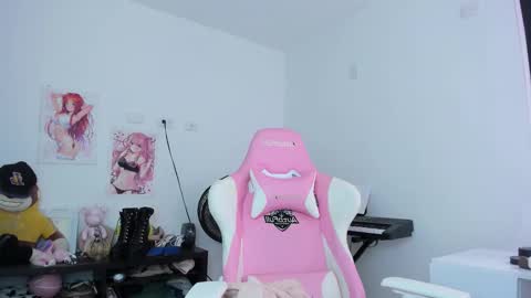 Snapshot of antonella_28_ chatting on October 2, 9:53 pm Antonella online show from October 2, 9:53 pm