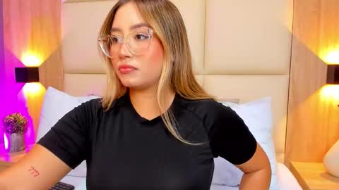 Snapshot of antonella_cutie_ chatting on October 20, 12:30 pm A N T O N E L L A online show from October 20, 12:30 pm