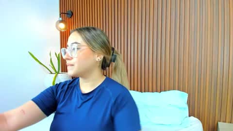 Snapshot of antonella_cutie_ chatting on March 11, 12:11 am A N T O N E L L A online show from March 11, 12:11 am