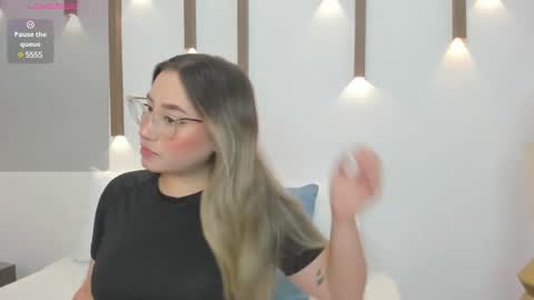 Snapshot of antonella_cutie_ chatting on February 4, 12:00 pm A N T O N E L L A online show from February 4, 12:00 pm