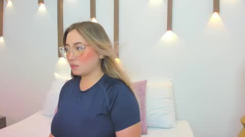 Snapshot of antonella_cutie_ chatting on February 12, 12:01 pm A N T O N E L L A online show from February 12, 12:01 pm