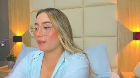 Snapshot of antonella_cutie_ chatting on September 27, 12:45 pm A N T O N E L L A online show from September 27, 12:45 pm