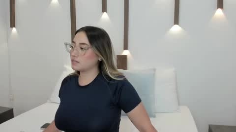 Snapshot of antonella_cutie_ chatting on January 20, 11:56 am A N T O N E L L A online show from January 20, 11:56 am
