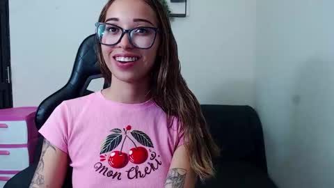 Snapshot of antonella_ponss chatting on October 9, 7:18 pm antonella_ponss online show from October 9, 7:18 pm