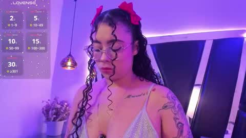 A N T O N E L L E  online show from September 27, 12:01 pm